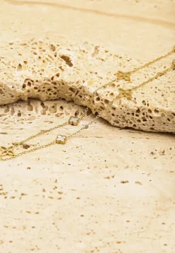 Złoty Cienki Naszyjnik z Dorobnymi Zawieszkami Lanavelin