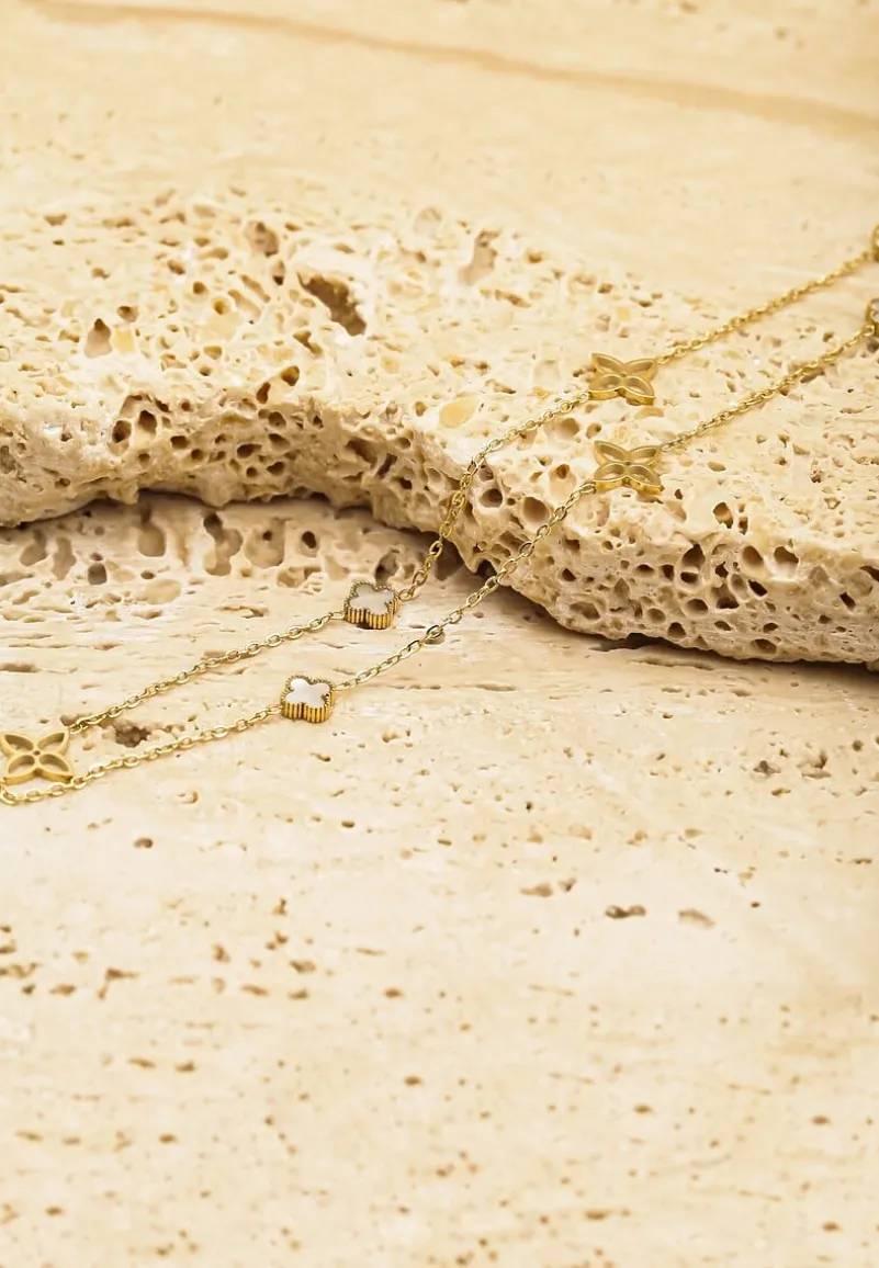 Złoty Cienki Naszyjnik z Dorobnymi Zawieszkami Lanavelin