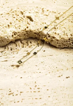 Złoty Naszyjnik na Cienkim Łańcuszku z Płaskimi Zawieszkami Finarionis