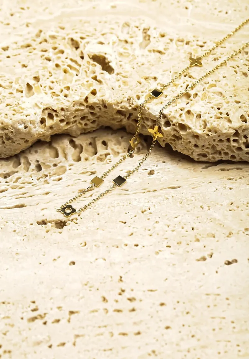 Złoty Naszyjnik na Cienkim Łańcuszku z Płaskimi Zawieszkami Finarionis