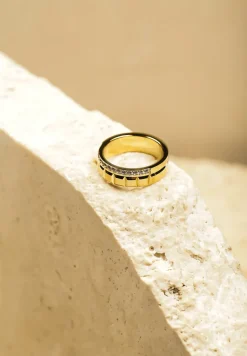 Złoty Tłoczony Pierścionek Ozdobiony Cyrkoniami Irriene